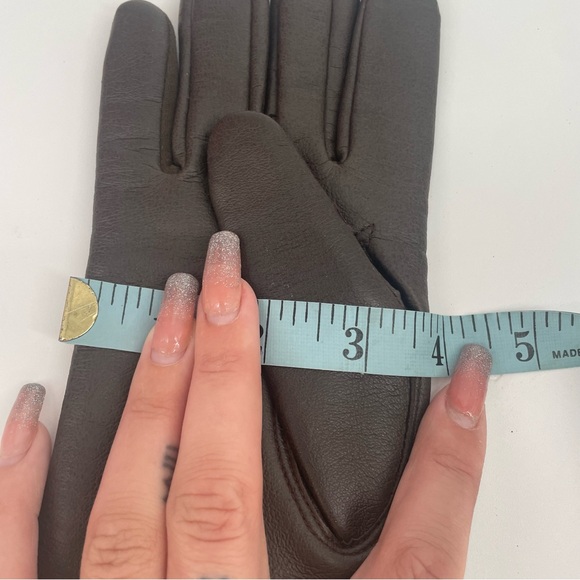 Vintage Brown Leather Gloves Thicker Material Fall / Winter Accessory - Picture 11 of 12